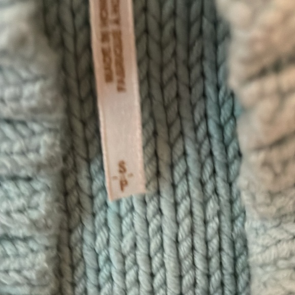 Free People Crop Sweater - Picture 3 of 3